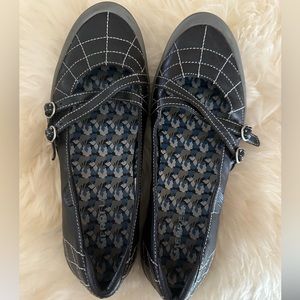 Merrill mary janes size 10